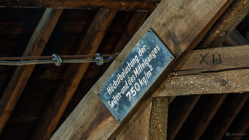 e4da3b7fbbce2345d7772b0674a318d5